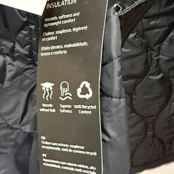 GAP Black Water-Resistant Vest - Picture 11 of 11